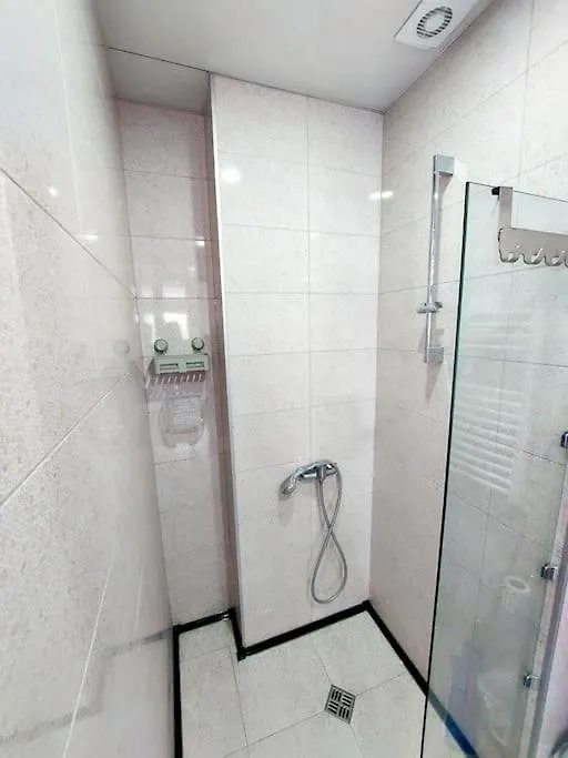 City Center Studio Apt. Near Rustaveli Av. 트빌리시